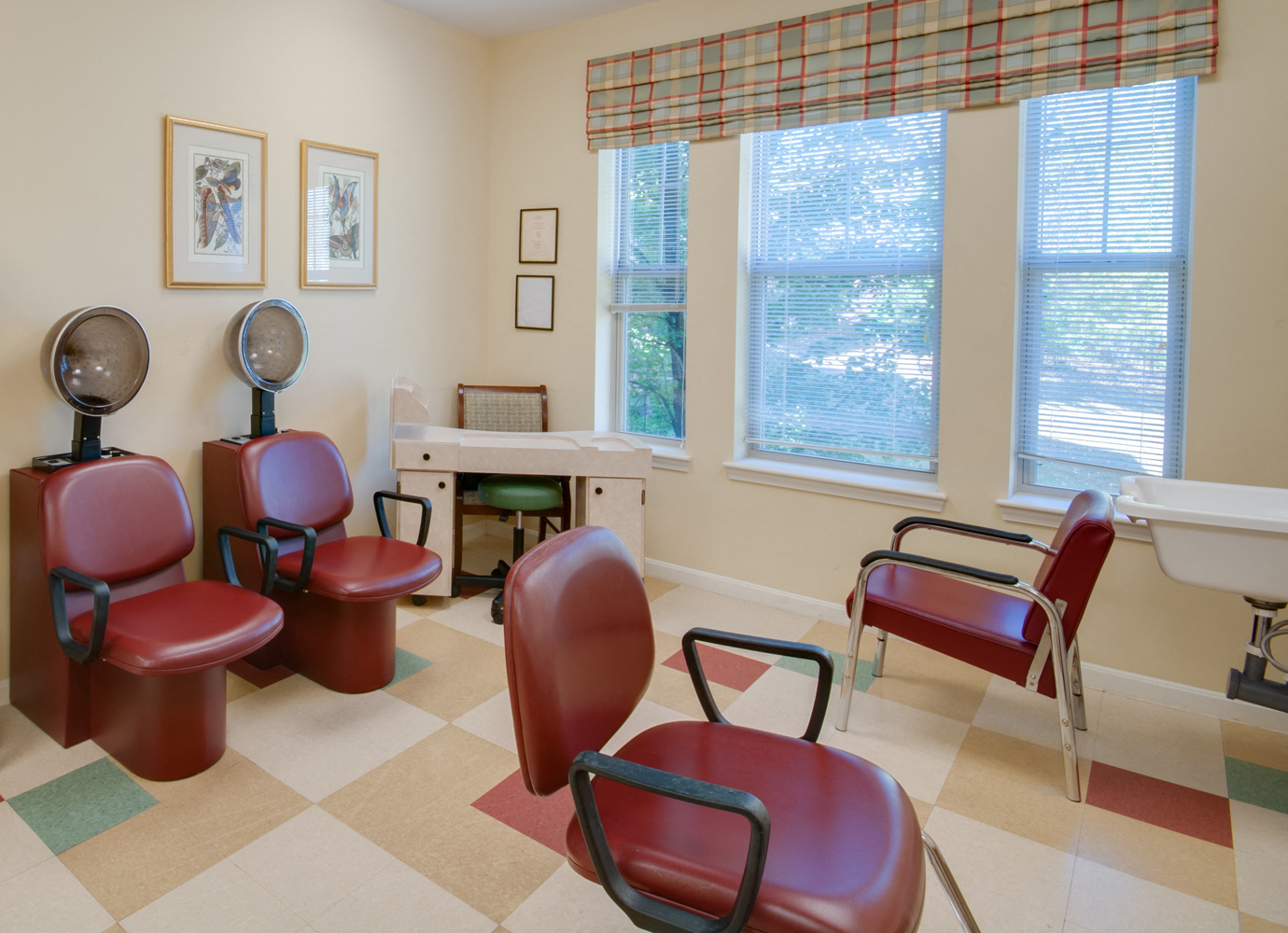 Victory Terrace Senior Apartments Beauty Salon