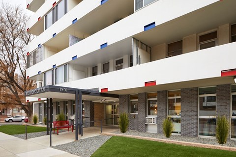 the building in which the hotel is located