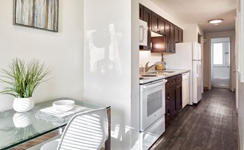 750 W Belleview Ave Studio-2 Beds Apartment for Rent - Photo Gallery 5