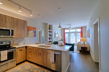385 North Angier Avenue NE 1-2 Beds Apartment for Rent - Photo Gallery 6