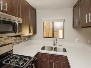Canyon Village Apartments | Kitchen Sink Full Kitchen View Canyon Village Apts | North Hollywood CA - Photo Gallery 2