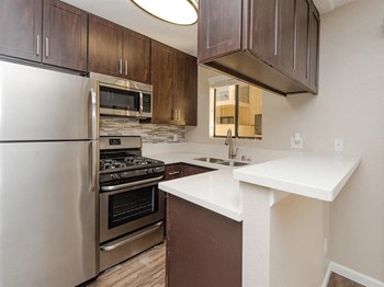 Canyon Village Apartments | Kitchen Full Kitchen View Canyon Village Apts | North Hollywood 91605 - Photo Gallery 3