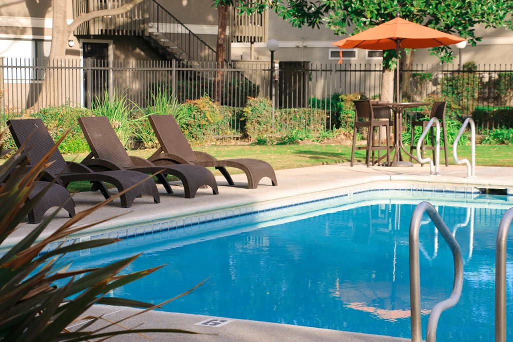 Oak Park | Turlock| Apartments | Pool