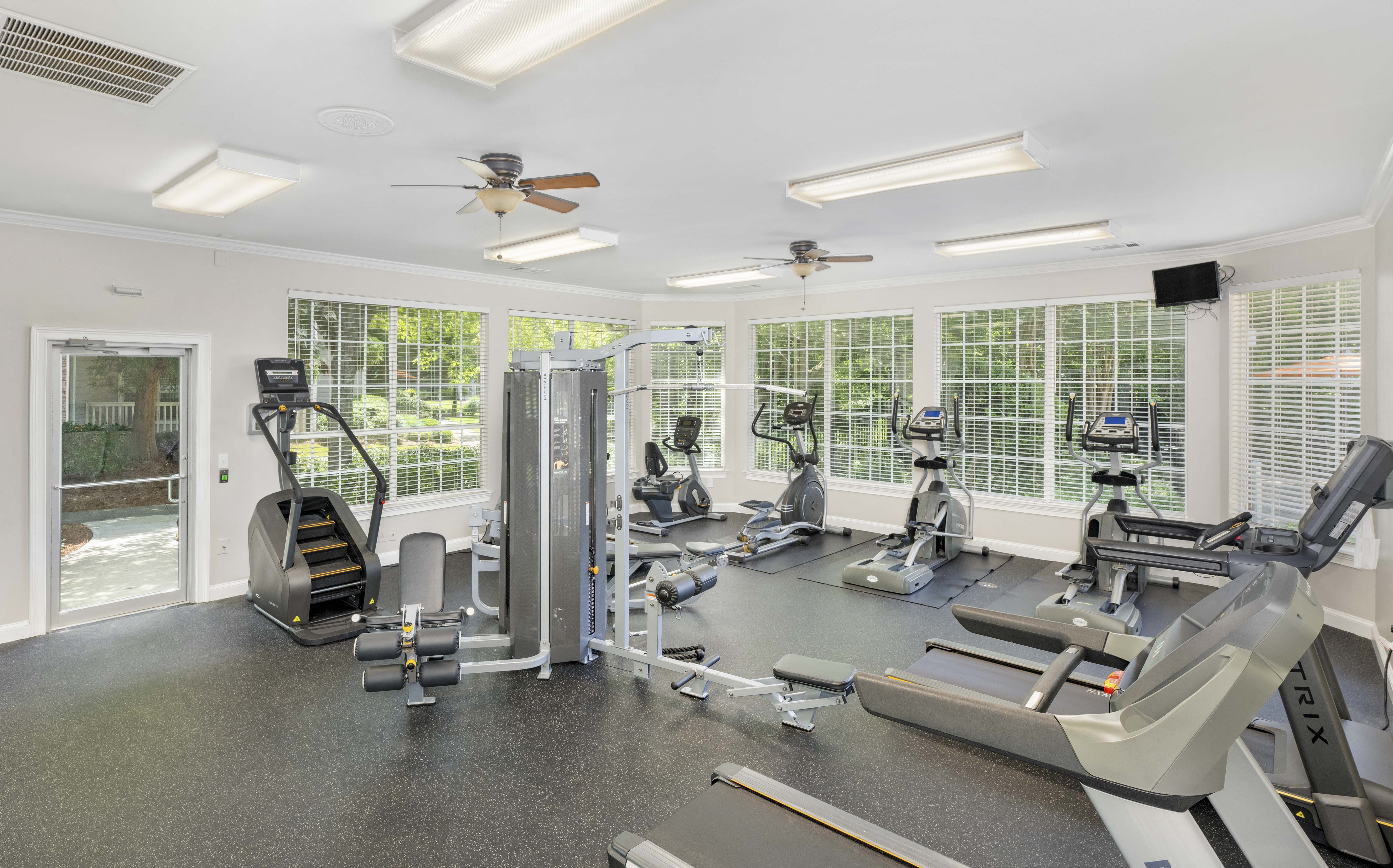 the gym at the preserve apartments