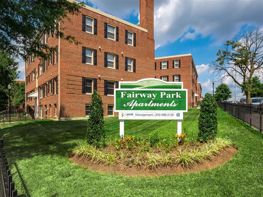 Fairway-Park-Apartments-Monument-Sign - Photo Gallery 1