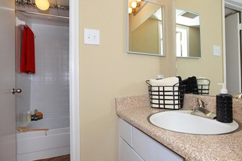 15330 Ella Blvd 1-2 Beds Apartment for Rent - Photo Gallery 5