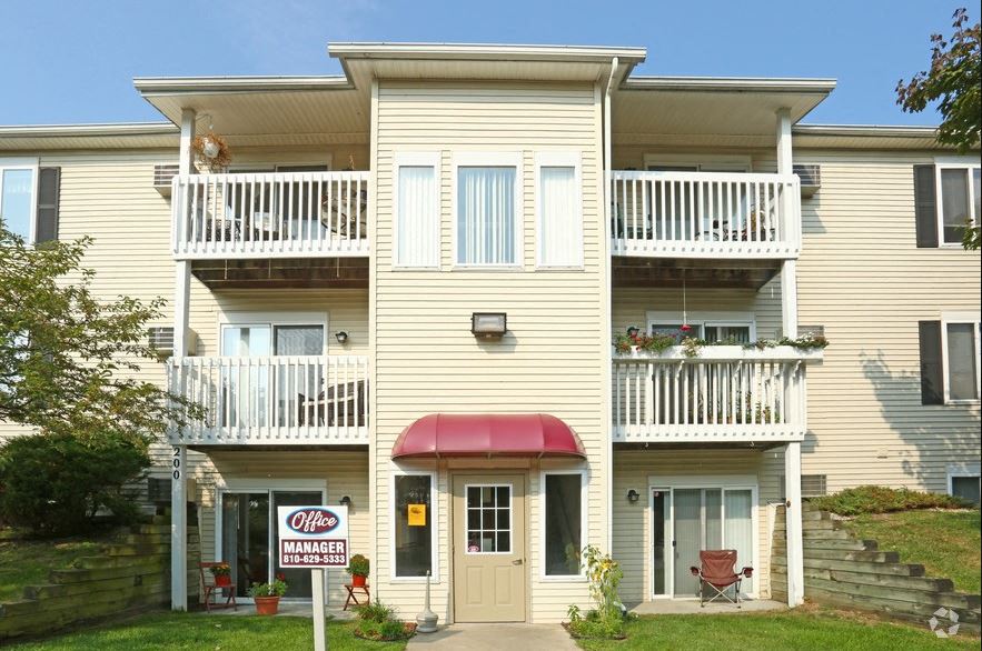 Photos and Video of Fenton Estates Apartments in Fenton, MI