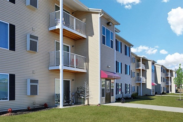 Vail Estates Apartments 2100 S Richland Creek Dr, Princeton, IN 47670