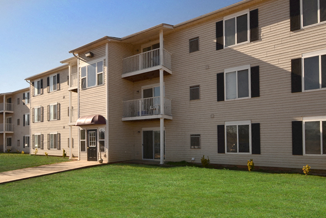 Exterior 3 at Wheeler Estates Apartments, Decatur, AL, 35603