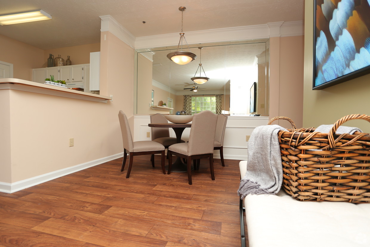 Apartments in Conyers, GA Lake St James