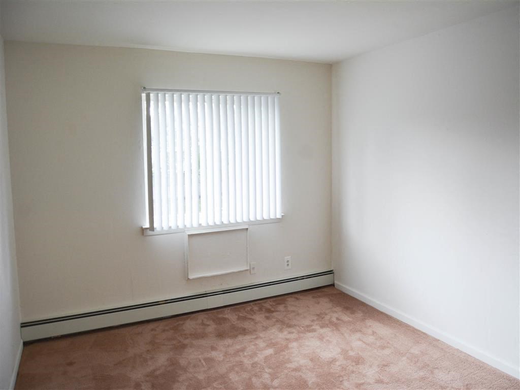 Expansive Window at Brookwood at Holbrook, Holbrook