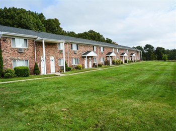 835 Broadway Avenue 1-2 Beds Apartment for Rent - Photo Gallery 3