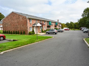 835 Broadway Avenue 1-2 Beds Apartment for Rent - Photo Gallery 5