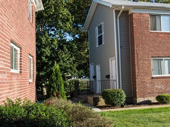 99 South Clinton Avenue Studio-2 Beds Apartment for Rent - Photo Gallery 3