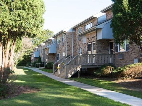 Green Space Walking Trail at Brookwood at Oakdale 55+, Oakdale, New York