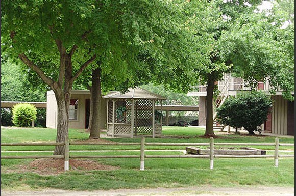 Hidden Valley Apartments 2052 S Florence Springfield Mo Rentcafé Springfield Photo Gallery 1