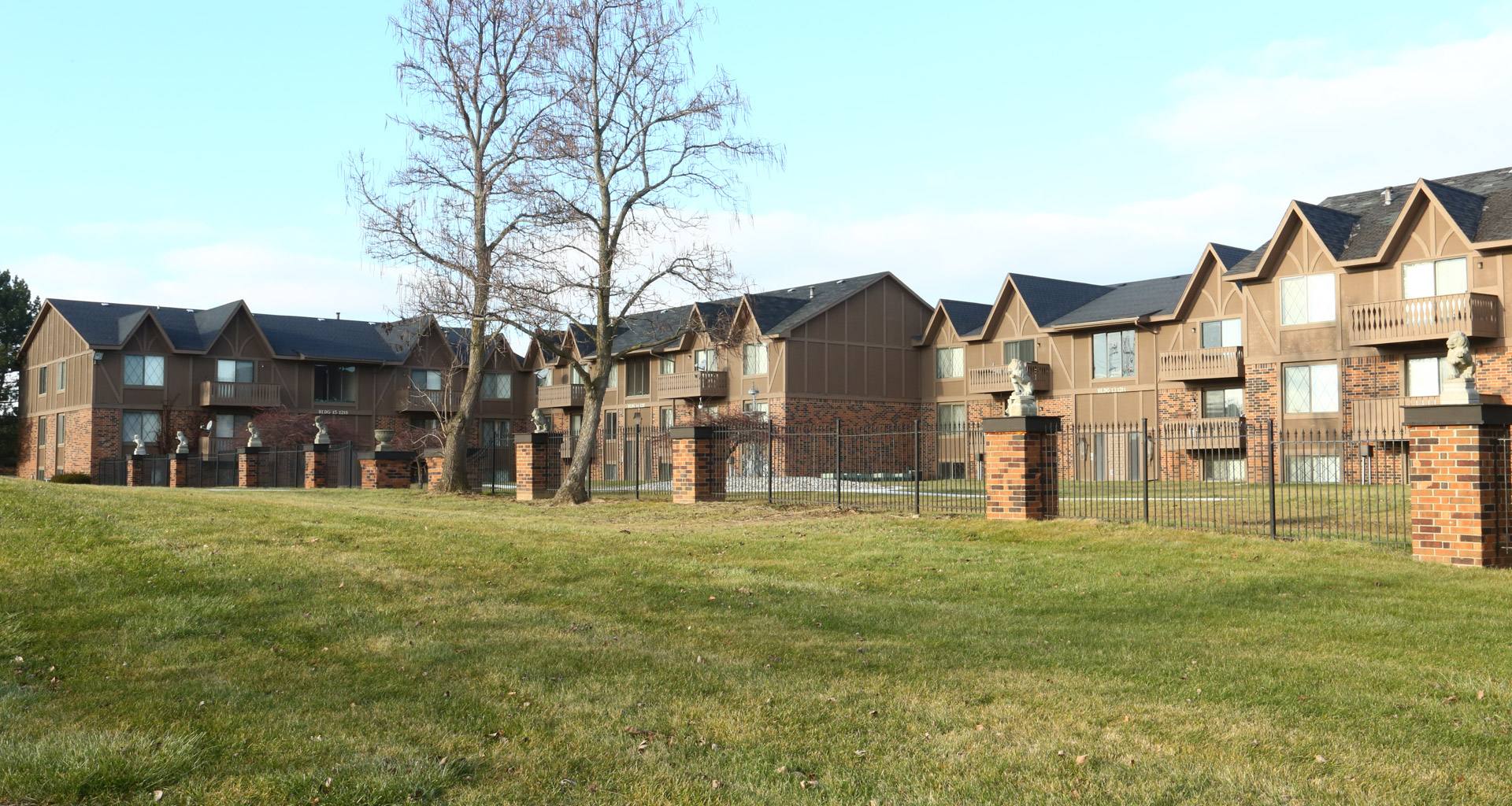 Stonehenge Gates Apartments in Flint, MI