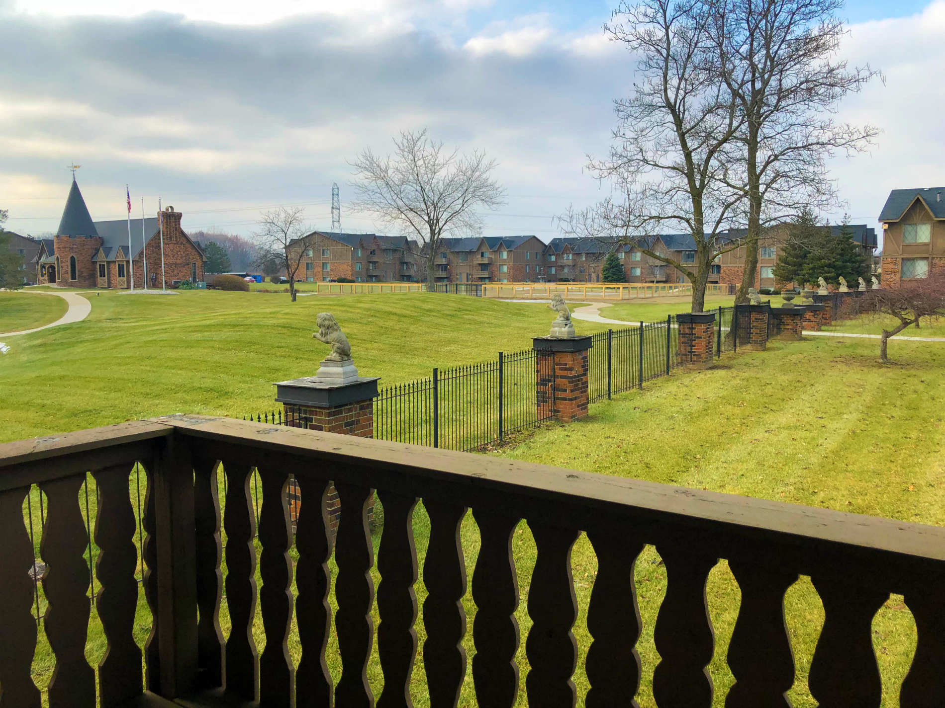 Stonehenge Gates Apartments in Flint, MI