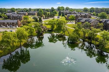 Apartments in Grand Blanc on a lake