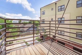 941 Jefferson Street 1-3 Beds Apartment for Rent - Photo Gallery 31