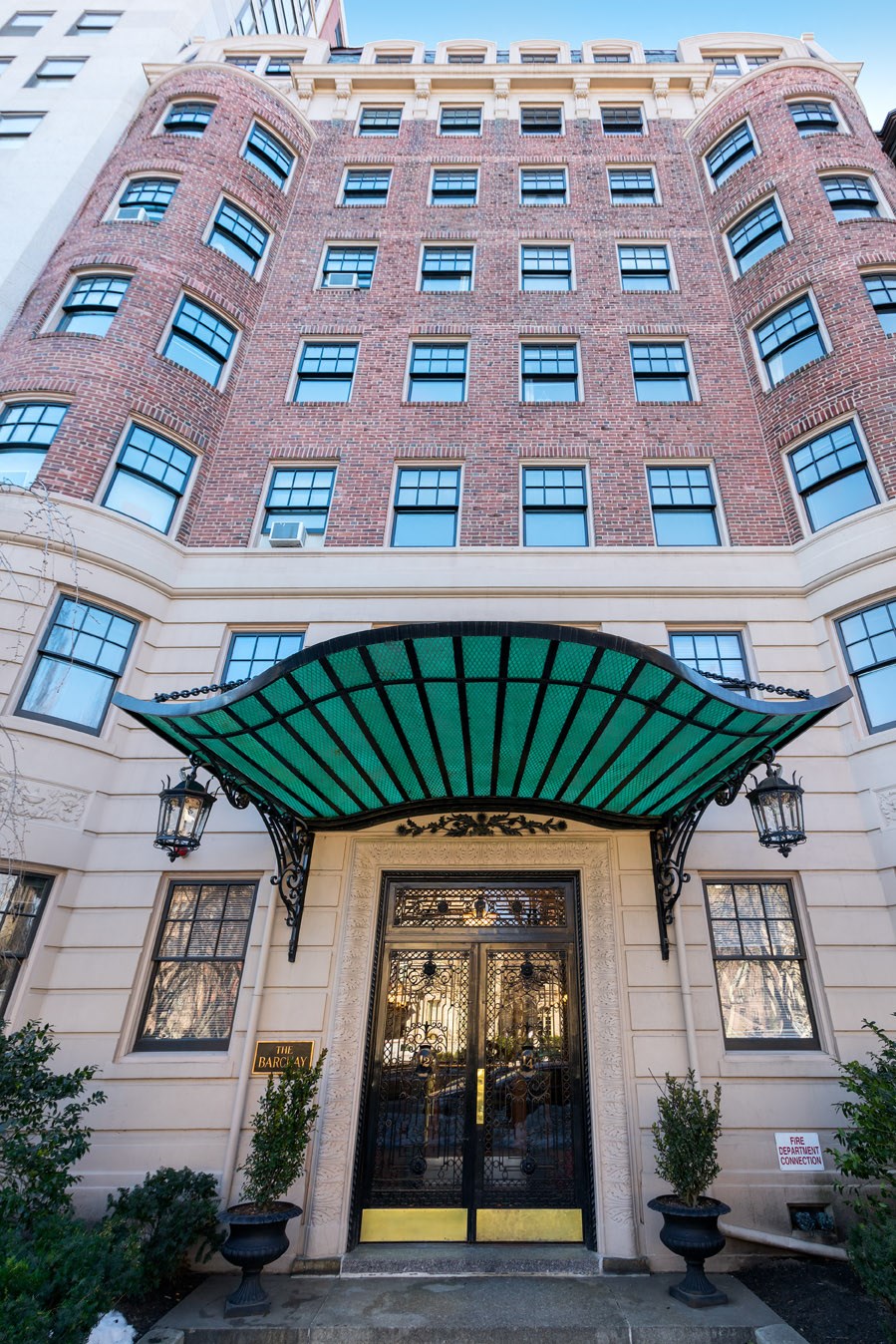 the building in which the hotel is located