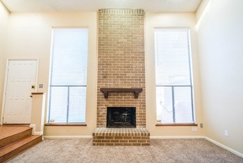 13912 Hollowgreen Dr 2 Beds Apartment for Rent - Photo Gallery 4