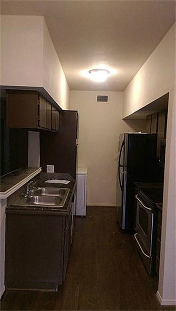2626 Holly Hall St #703 3 Beds Apartment for Rent - Photo Gallery 2