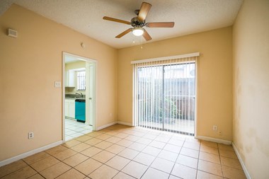 3755 Thistlemont Dr. #115 2 Beds Apartment for Rent Photo Gallery 1