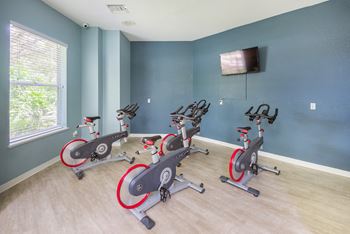 Versant Place Apartments state-of-the-art fitness center and spin room