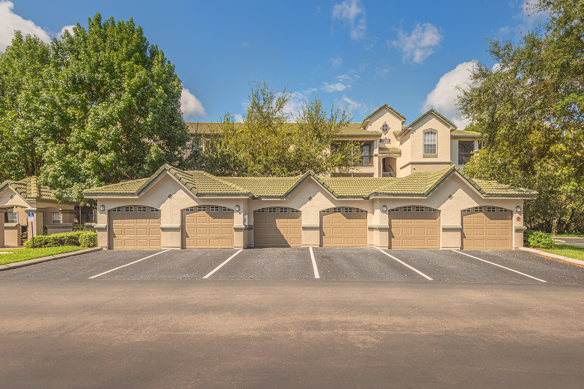 Versant Place - Remote-control garages available