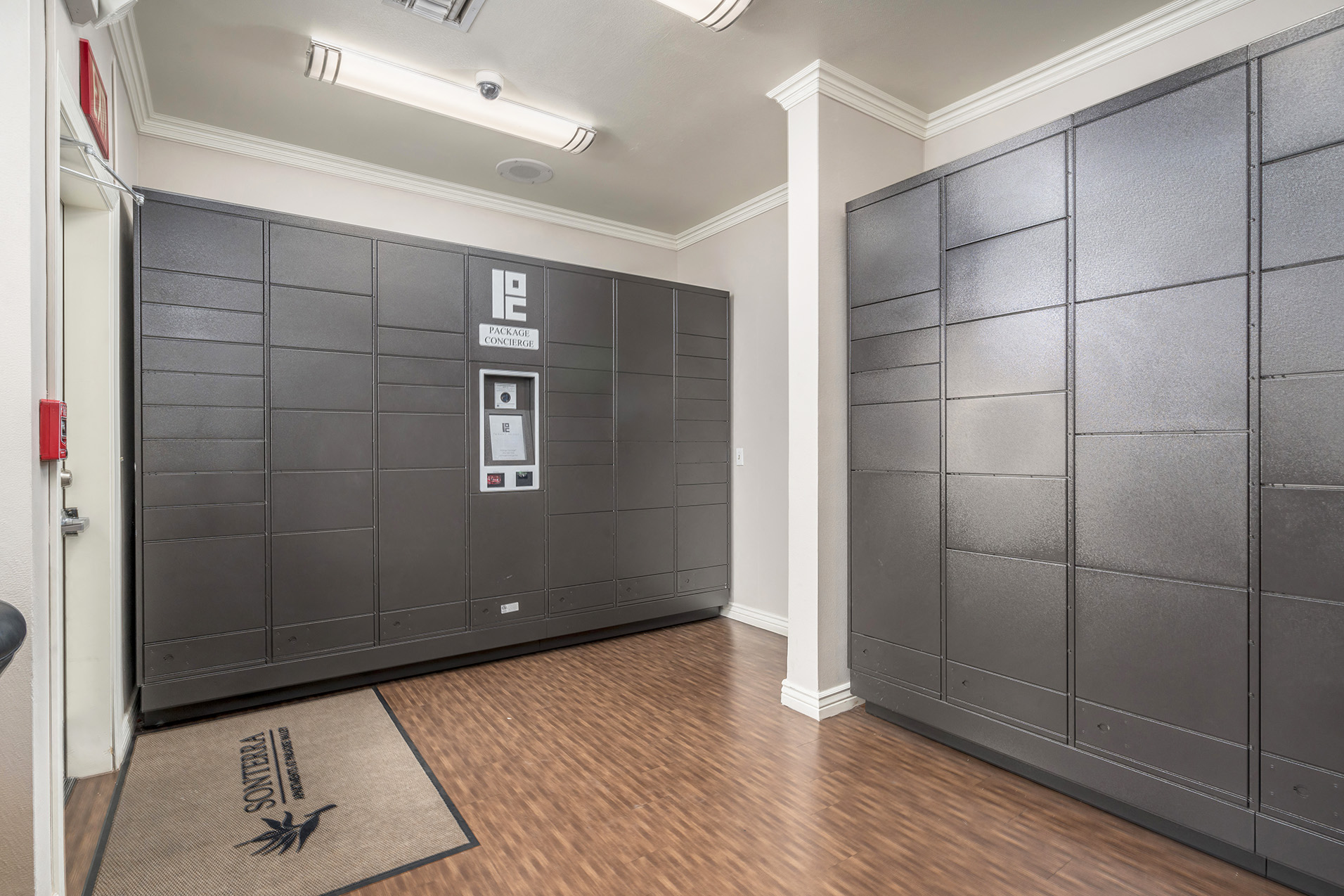 Sonterra Apartments at Paradise Valley - Electronic parcel locker system