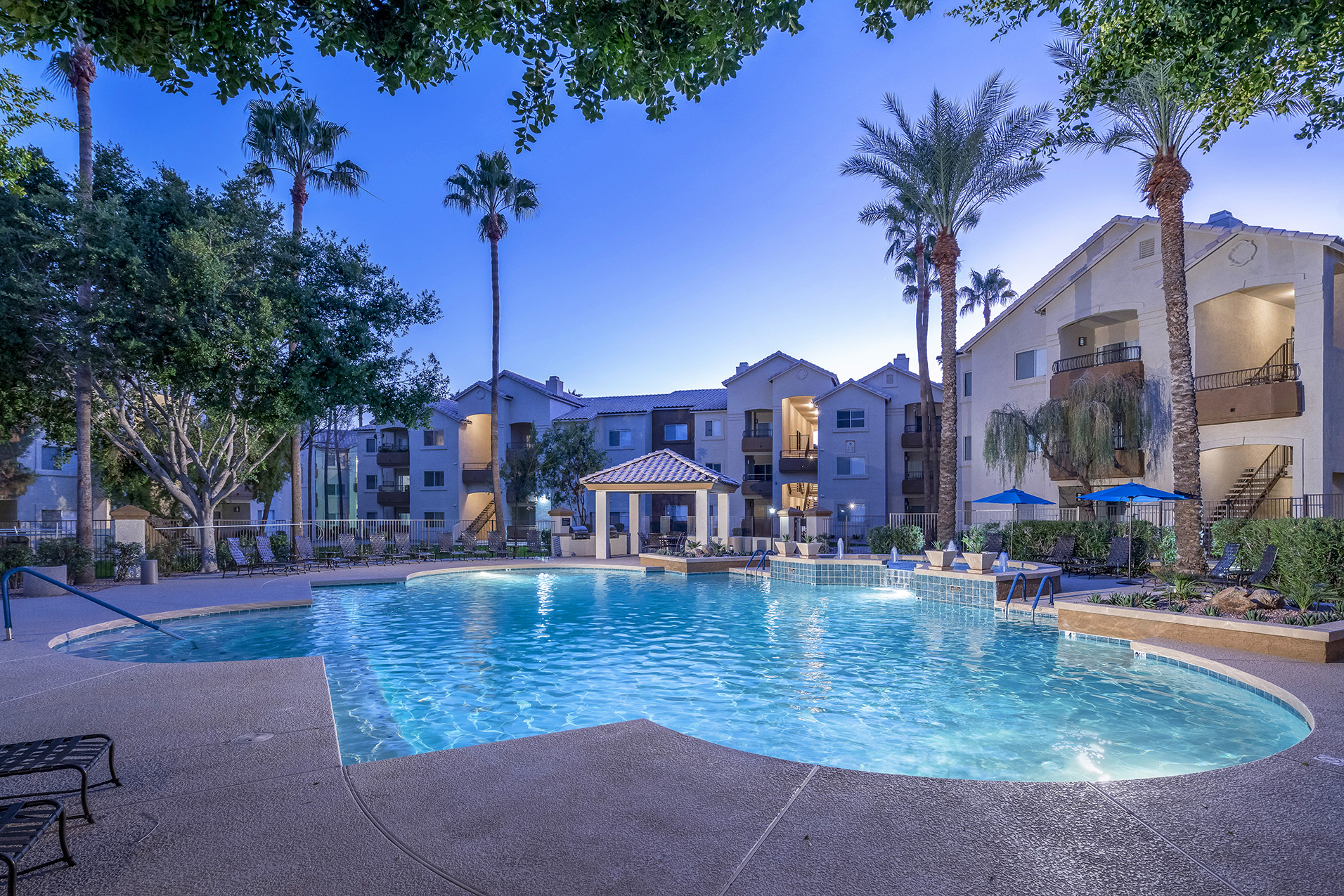 Sonterra Apartments at Paradise Valley - Resort-style pool