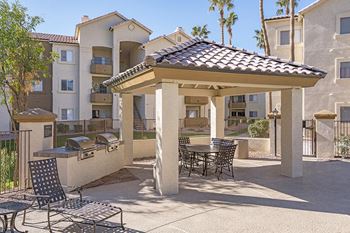 Sonterra Apartments at Paradise Valley - BBQ areas located throughout the community