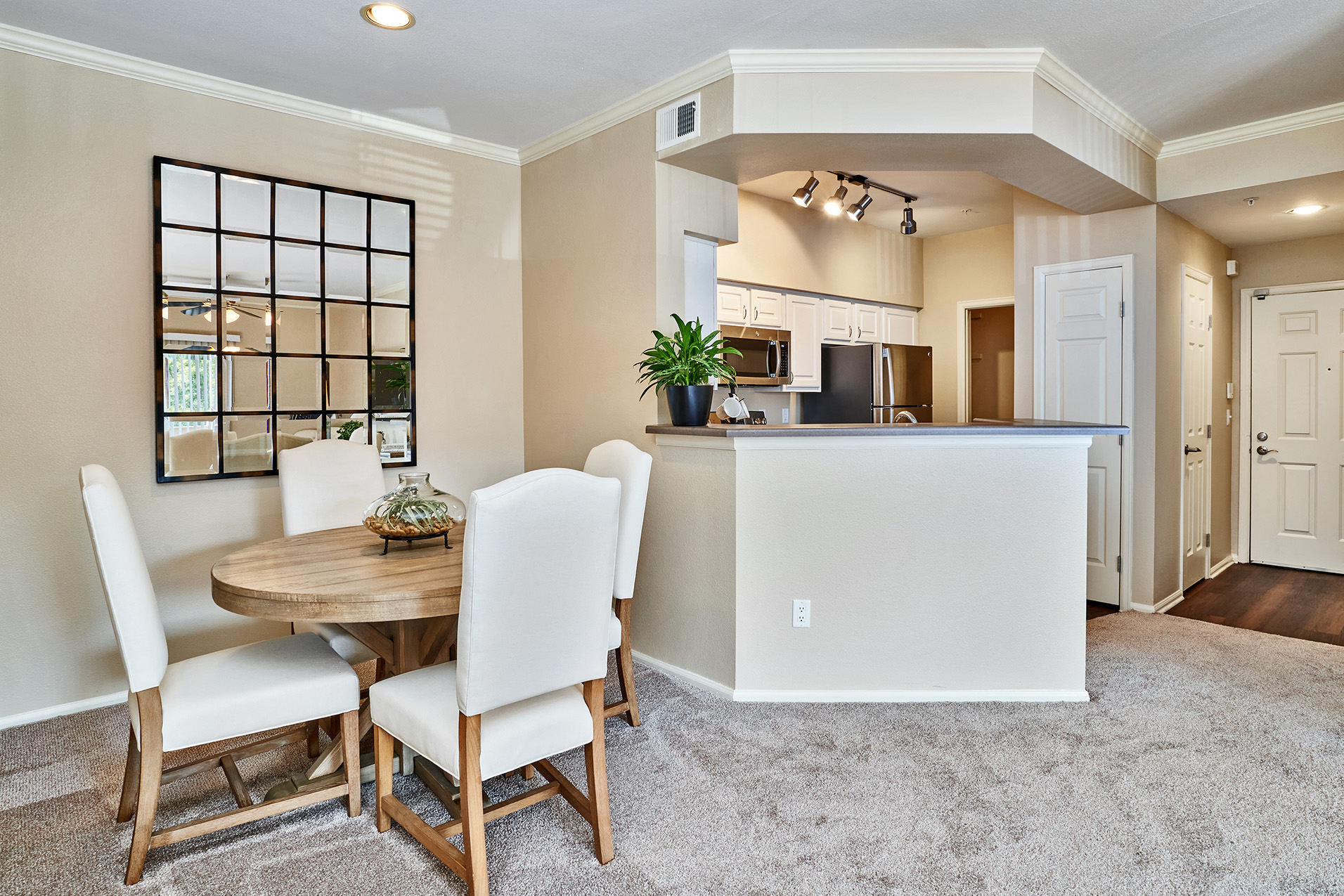 Grand Centennial - Interior dining area