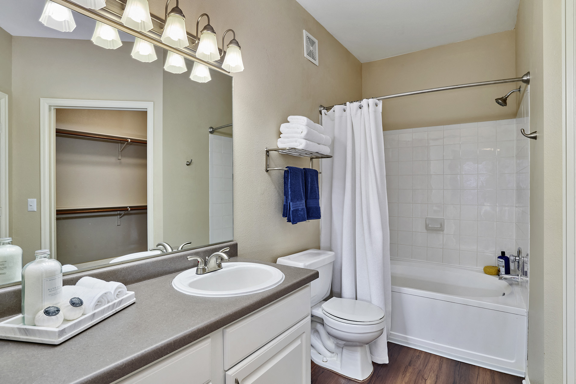 Grand Centennial - Oversized Roman tubs