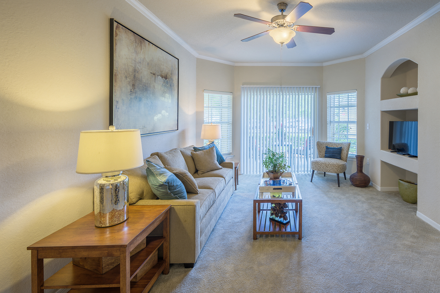 Park Del Mar Apartments - Custom paint color with crown molding