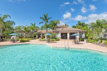 La Costa Apartments resort-style pool
