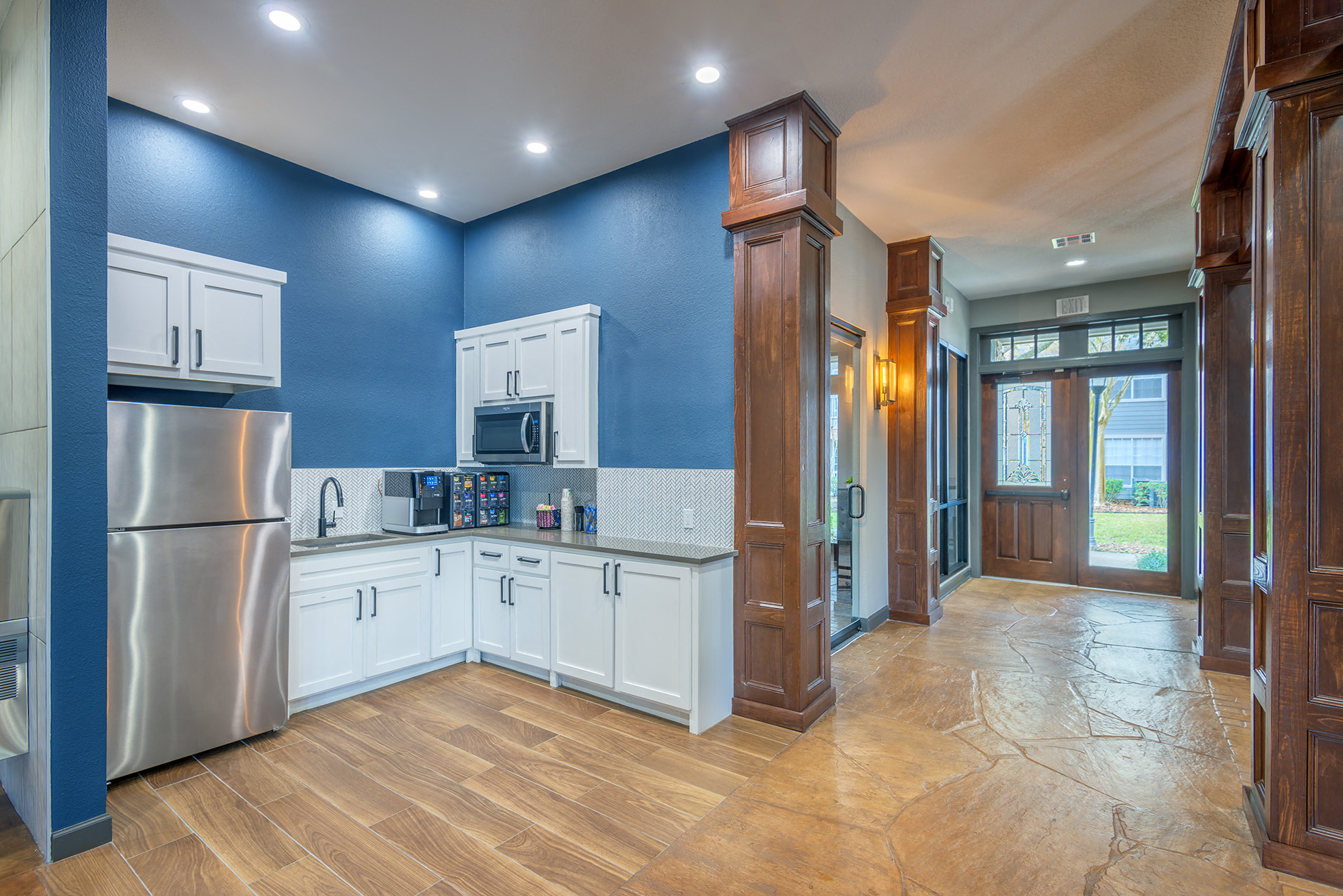 Lodge at Cypresswood Apartments - Gourmet coffee bar