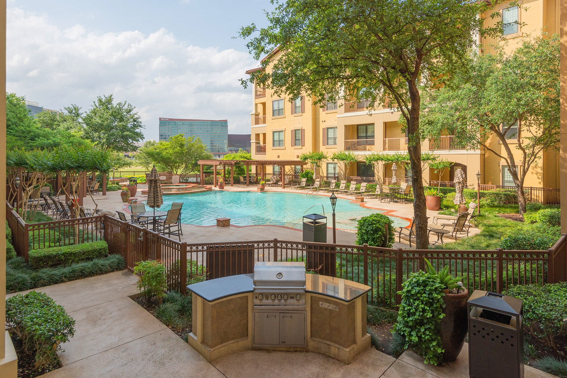 Monterra Las Colinas Apartments | Apartments in Irving, TX