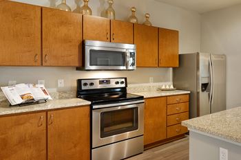 Corbin Greens Apartments - Stainless steel appliances