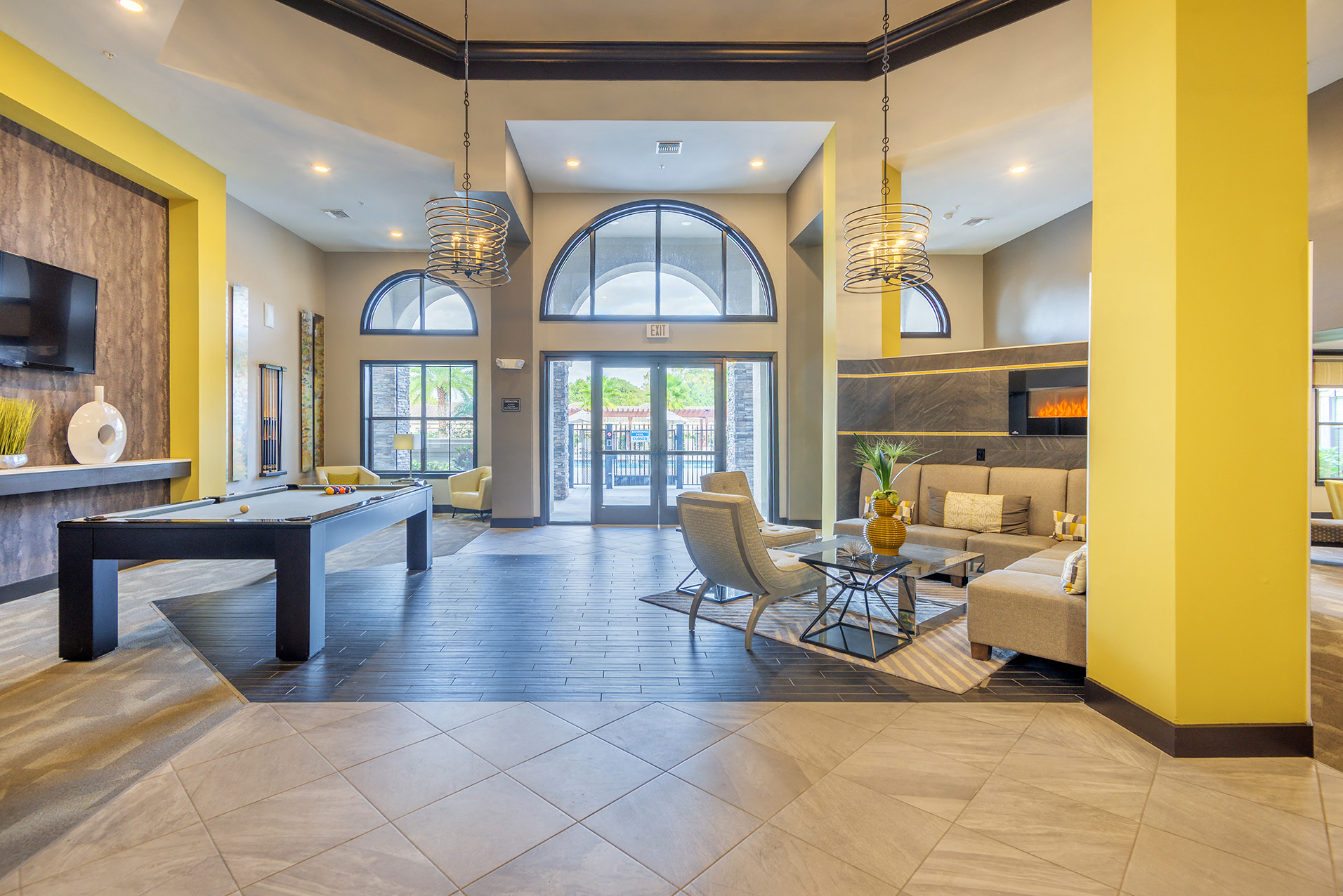 Bonterra Parc - Resident lounge with billiards table