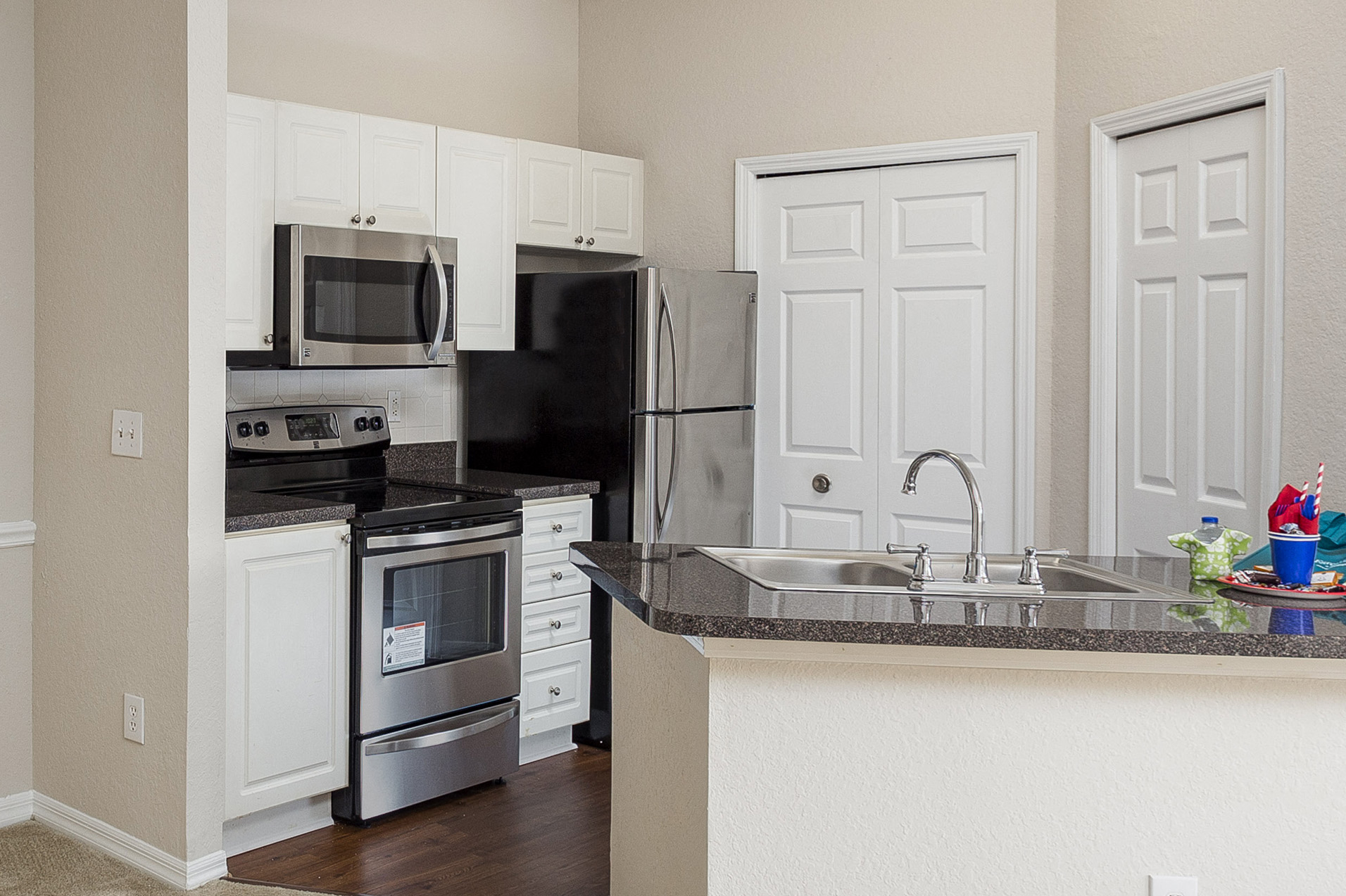 Egrets Landing Apartments - Upgraded stainless steel appliances in select units