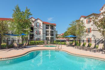 Asprey at Lake Brandon Apartments resort-style pool and spa