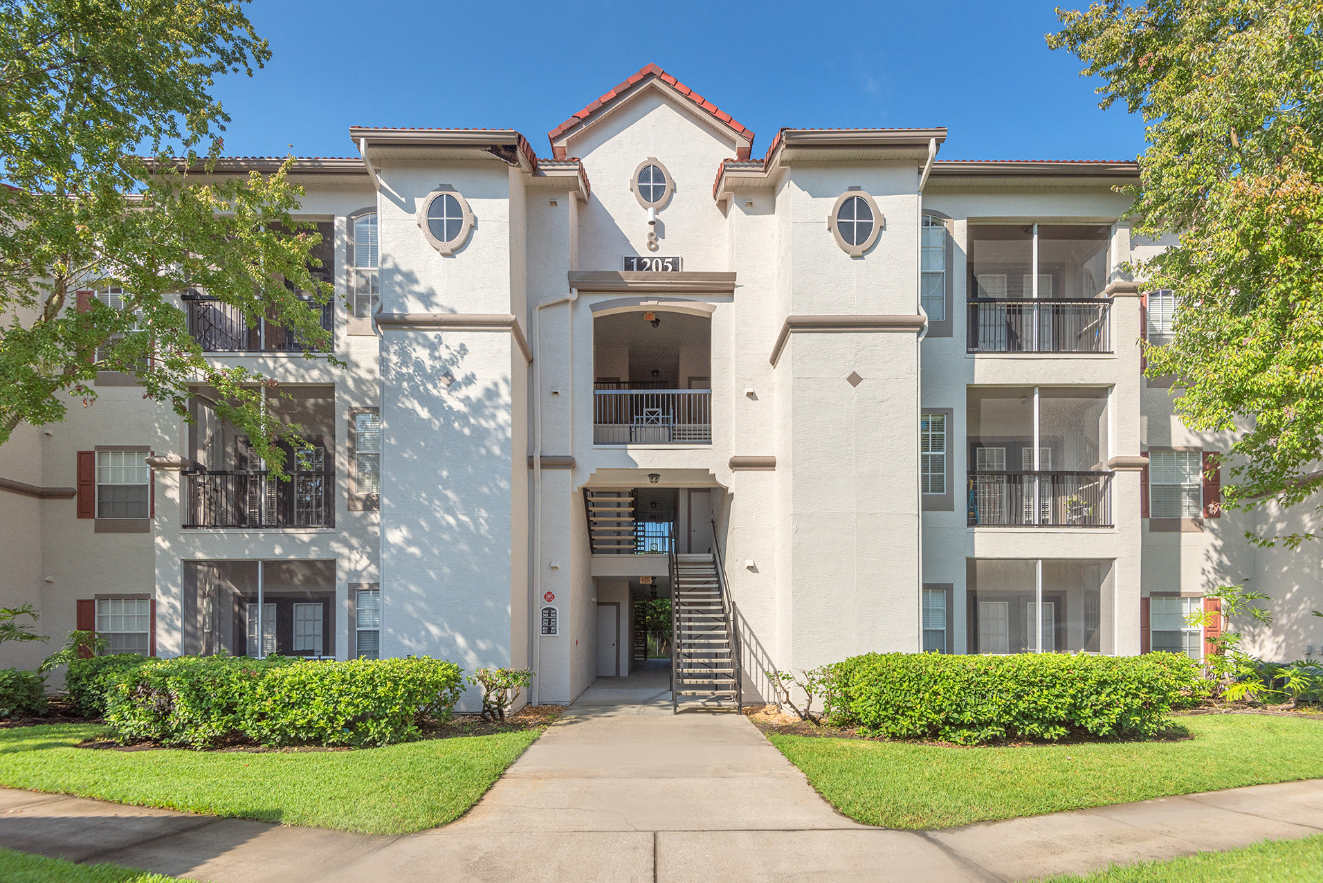Asprey at Lake Brandon Apartments large screened patio/balconies