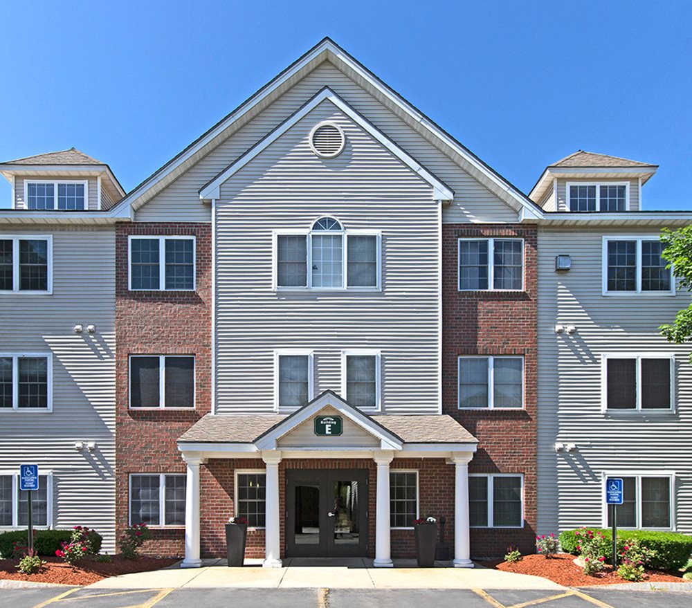 Hampshire Green Apartments in Bedford, NH