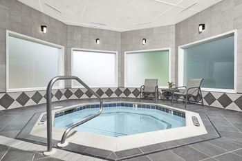 Hampshire Green Apartments - Whirlpool, sauna and steam rooms