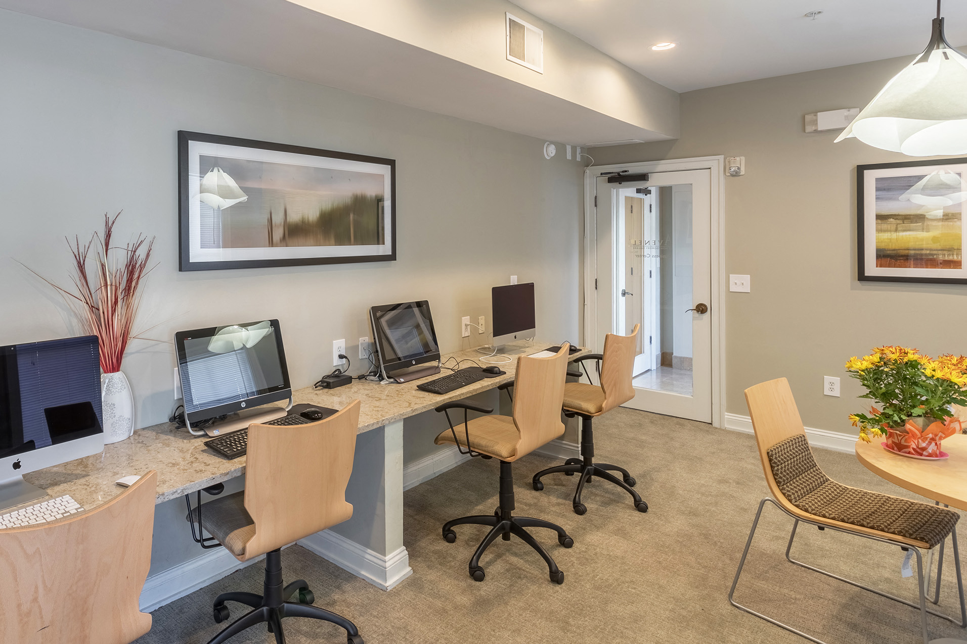 Avenel at Montgomery Square - Business center and conference room