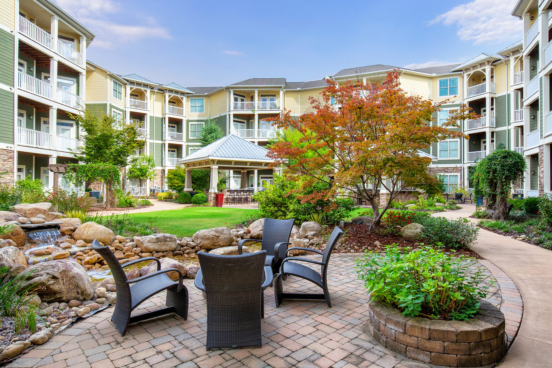Parc at Grandview Apartments outdoor lounge area