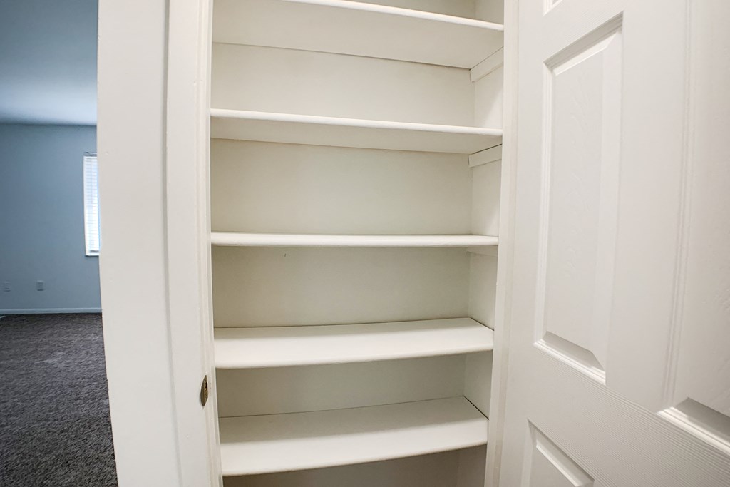 Closet at Walnut Creek Townhomes, Ohio