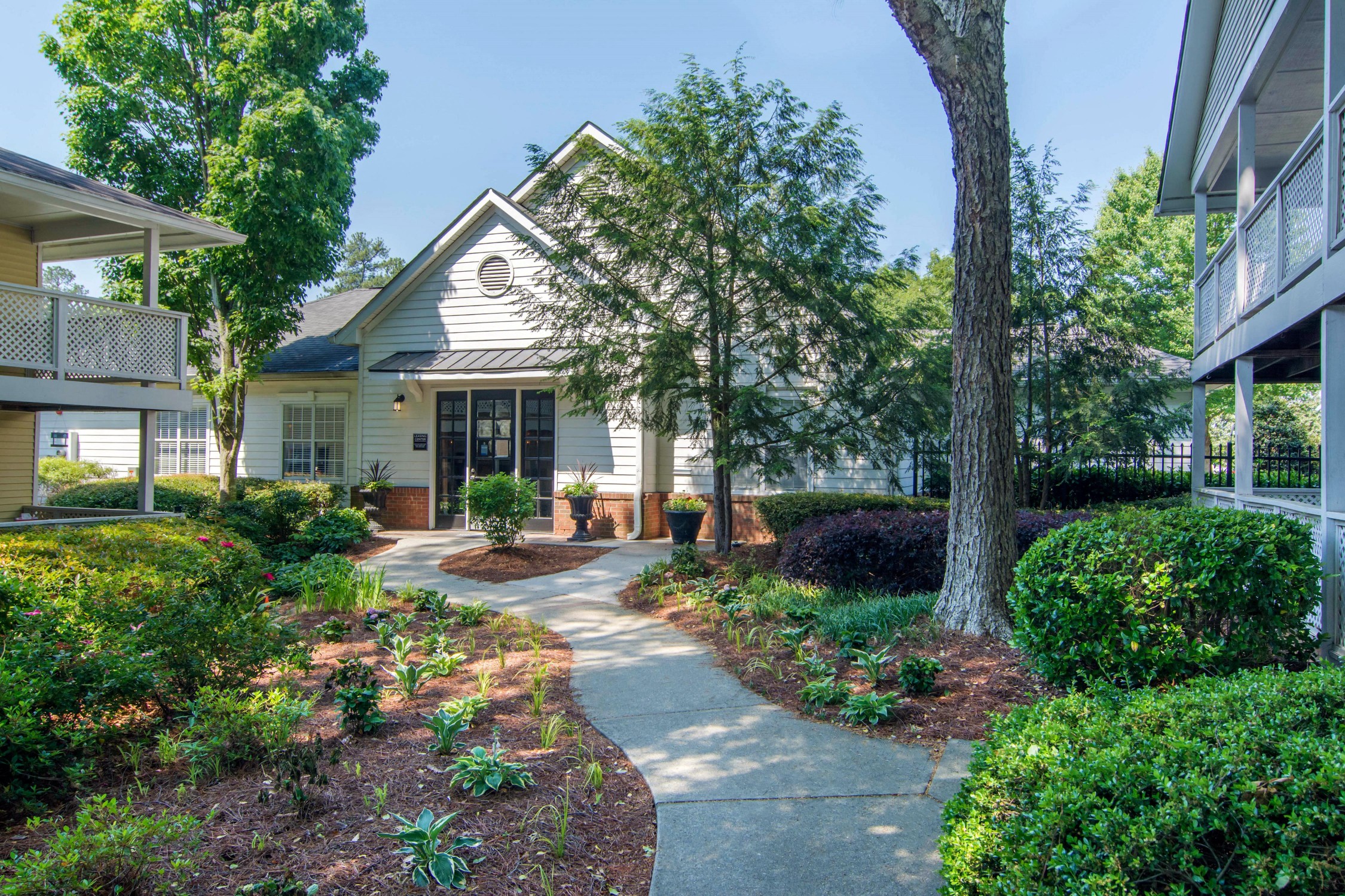 Dunwoody Village Apartment Homes Apartments In Atlanta Ga